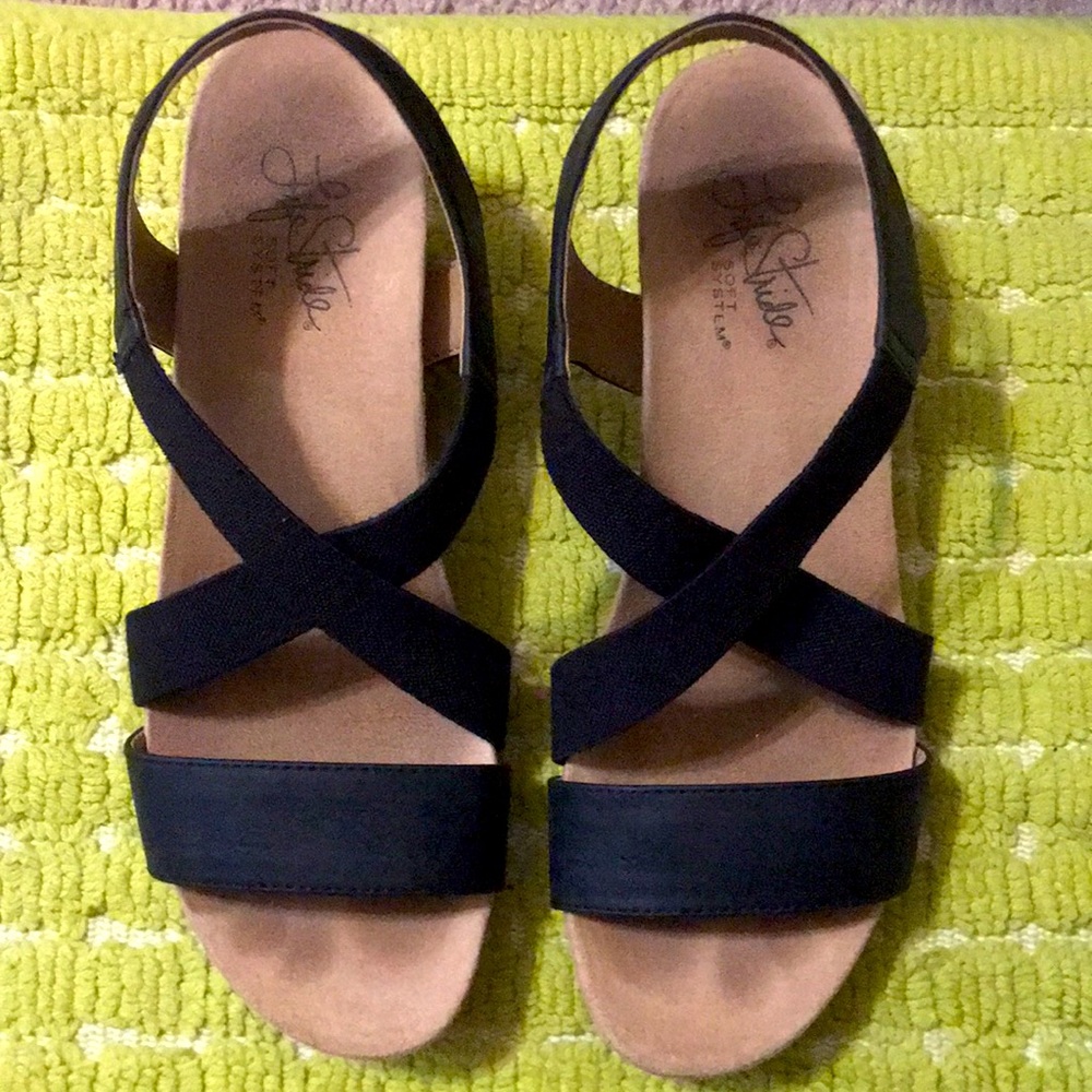 Life Stride Flex black wedges